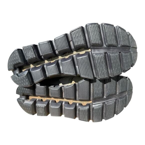 On Cloud 5 Waterproof Sneaker Women size 9 - Picture 8 of 8